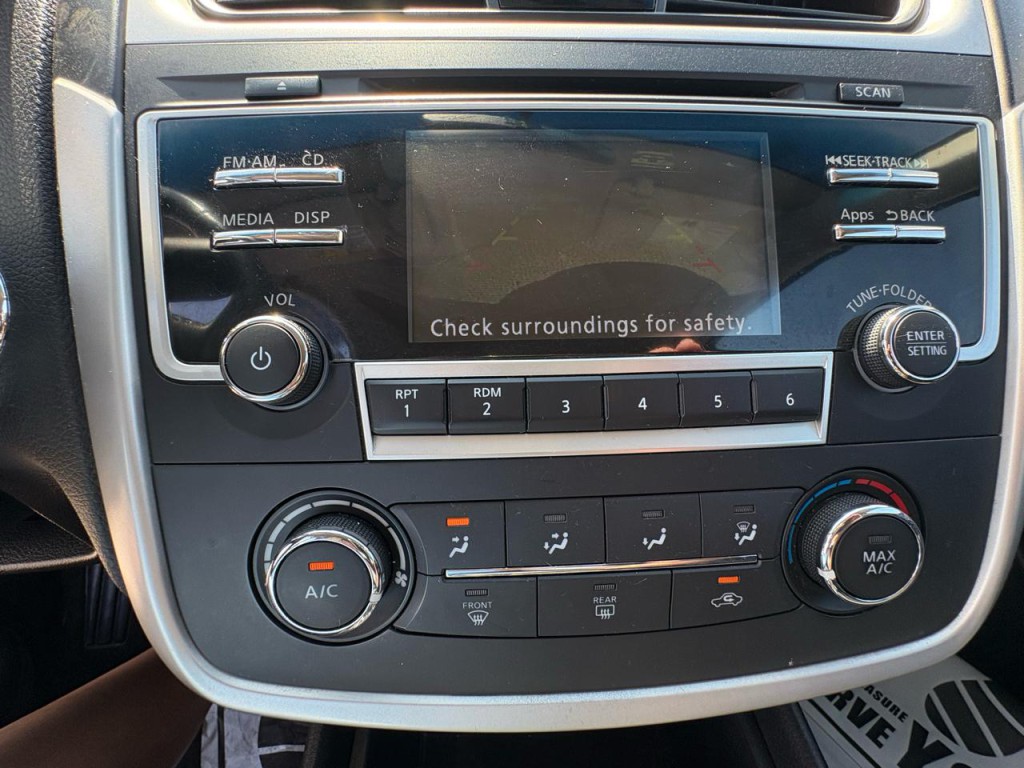 2016 Nissan Altima Image 19