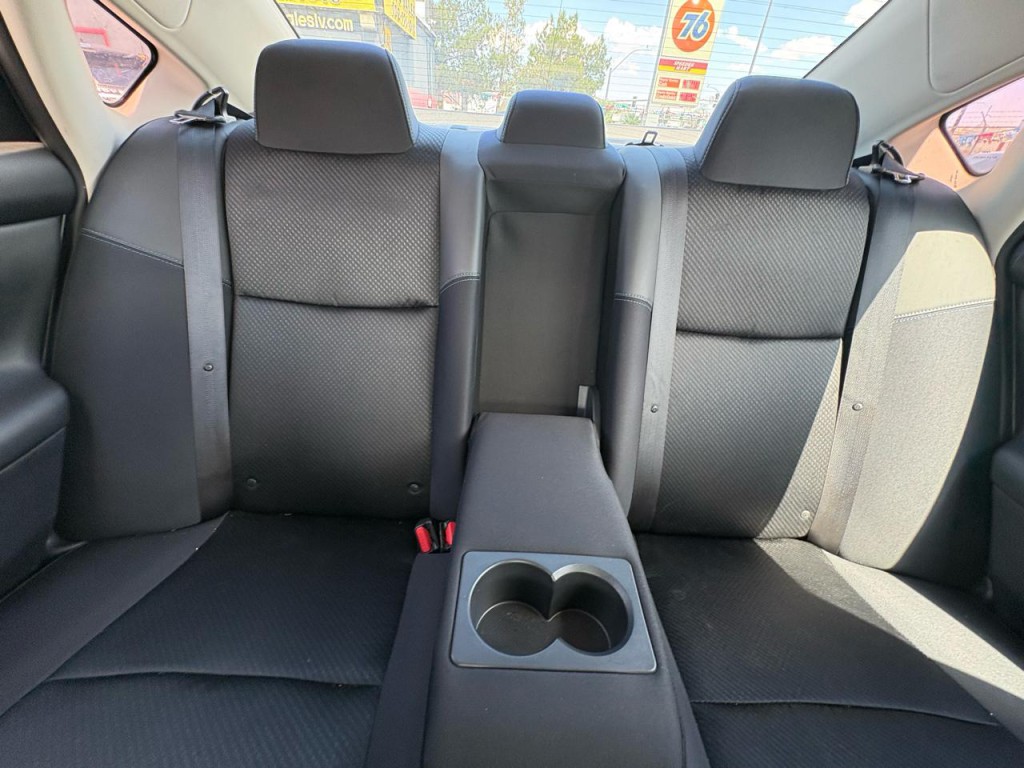 2016 Nissan Altima Image 23