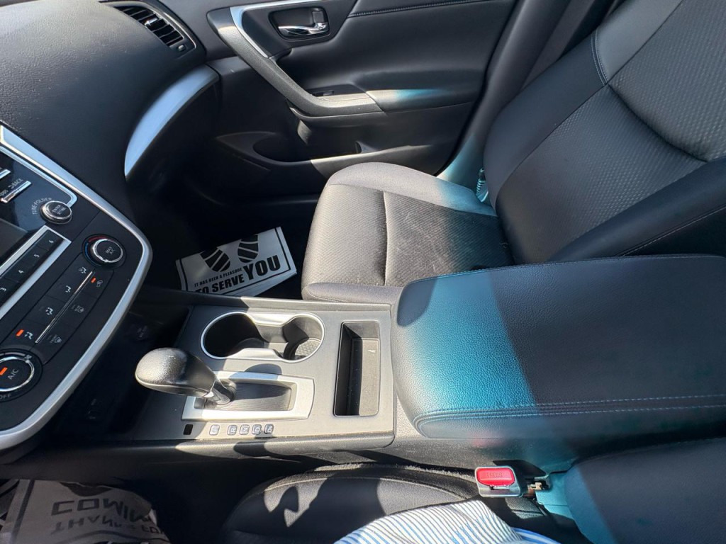 2016 Nissan Altima Image 24