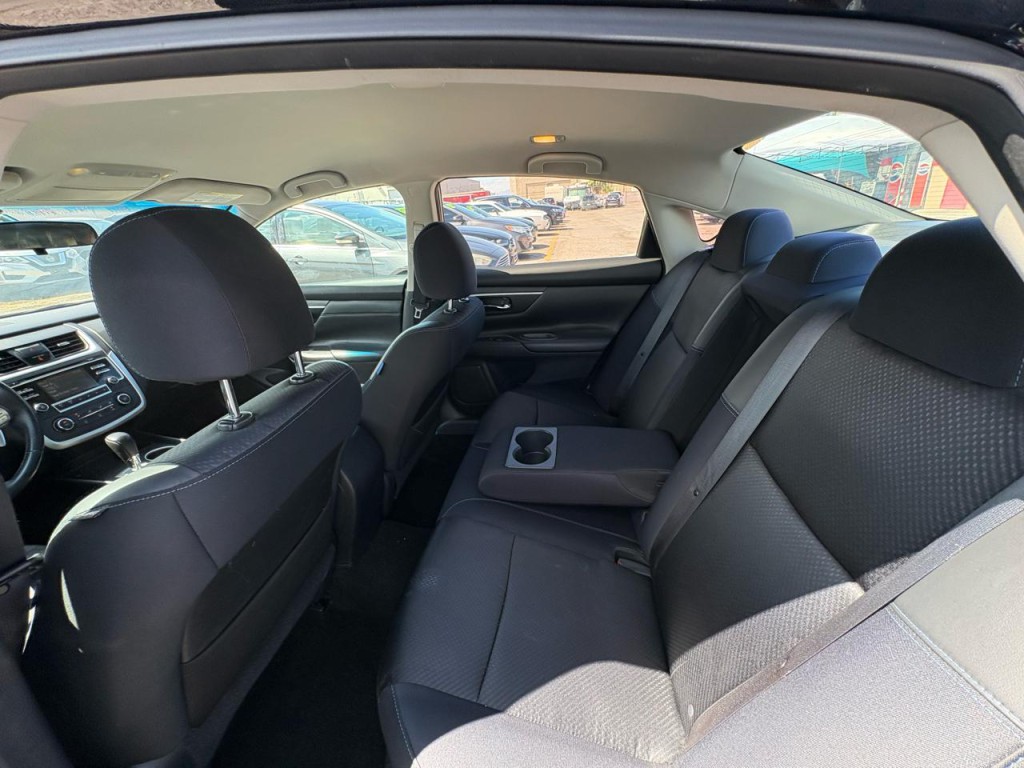2016 Nissan Altima Image 27