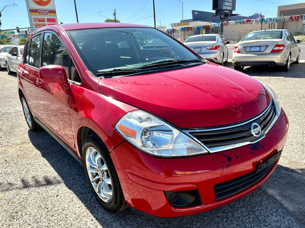 2012 Nissan Versa Image 7