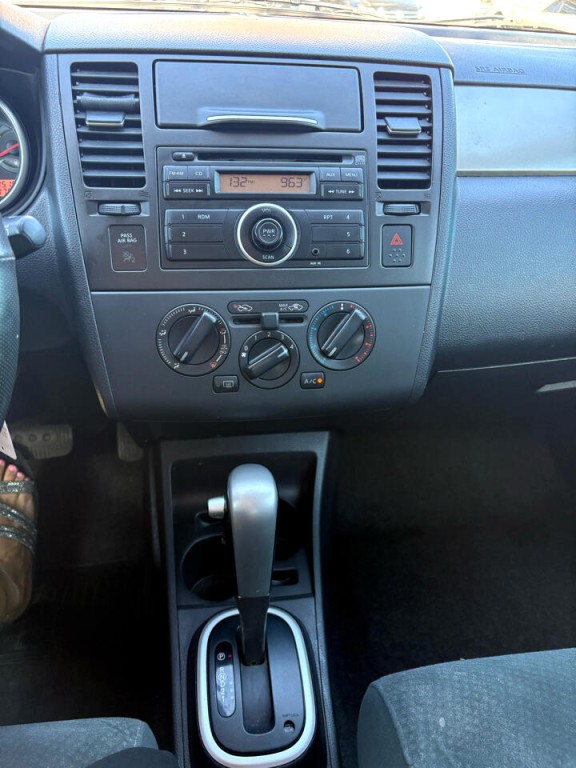 2012 Nissan Versa Image 12
