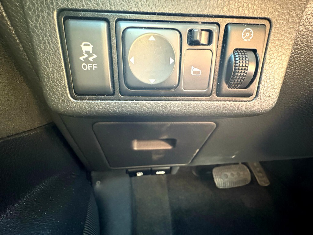 2012 Nissan Versa Image 25