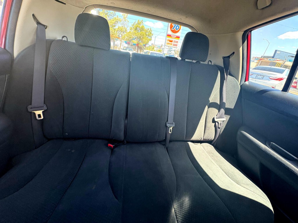 2012 Nissan Versa Image 33