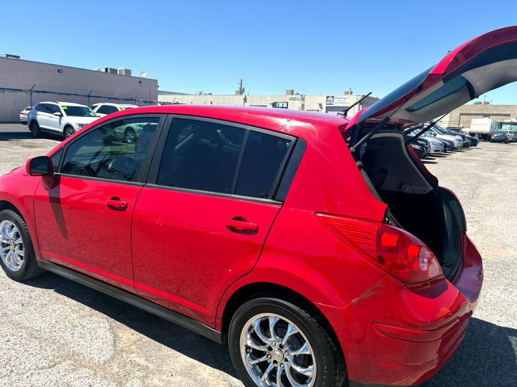 2012 Nissan Versa Image 35