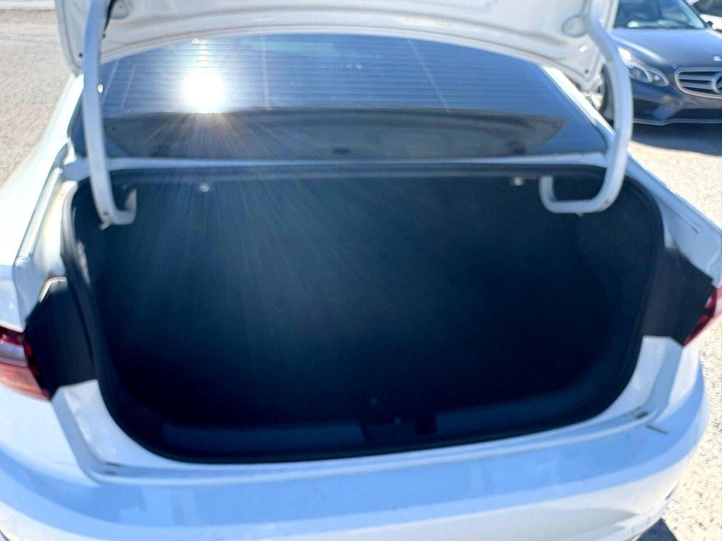 2019 Volkswagen Jetta Image 17