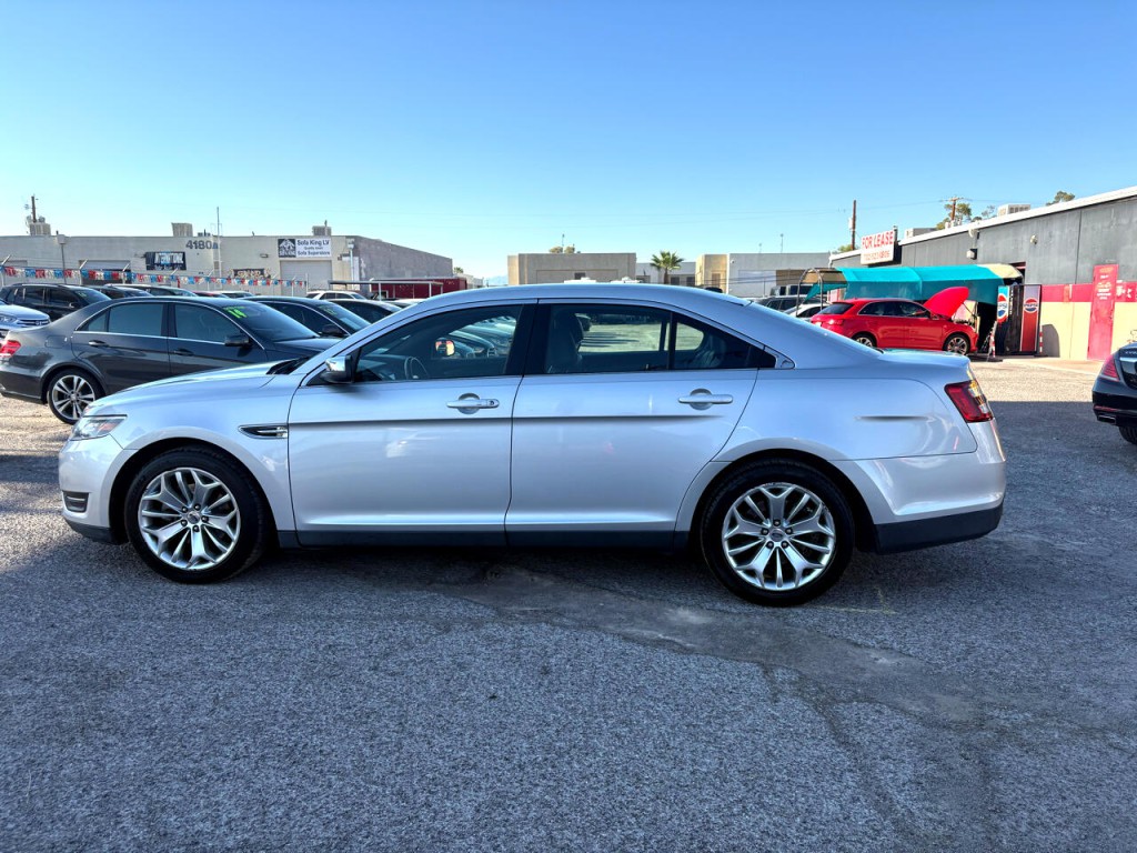 2017 Ford Taurus Image 3