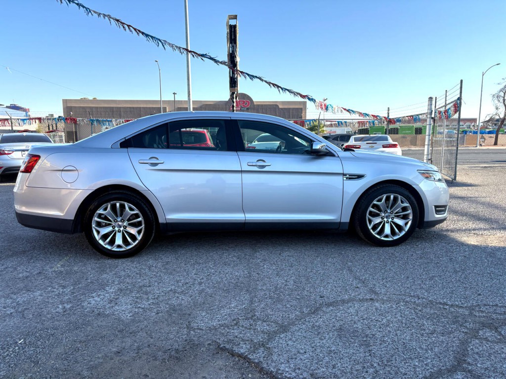 2017 Ford Taurus Image 7
