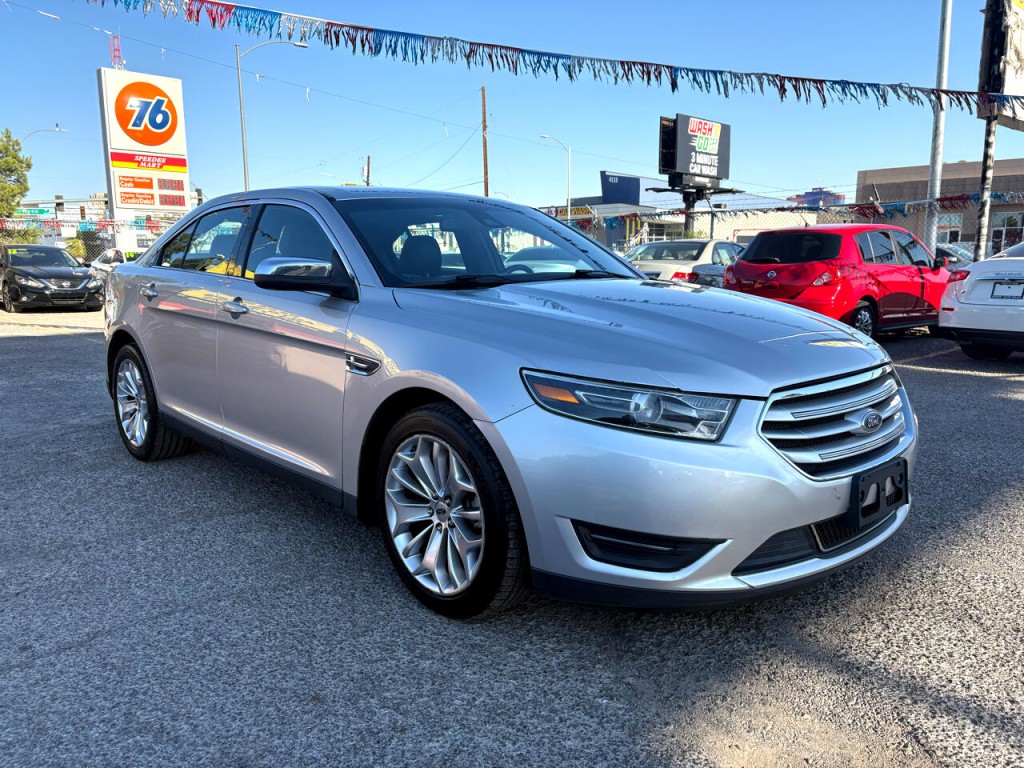 2017 Ford Taurus Image 8