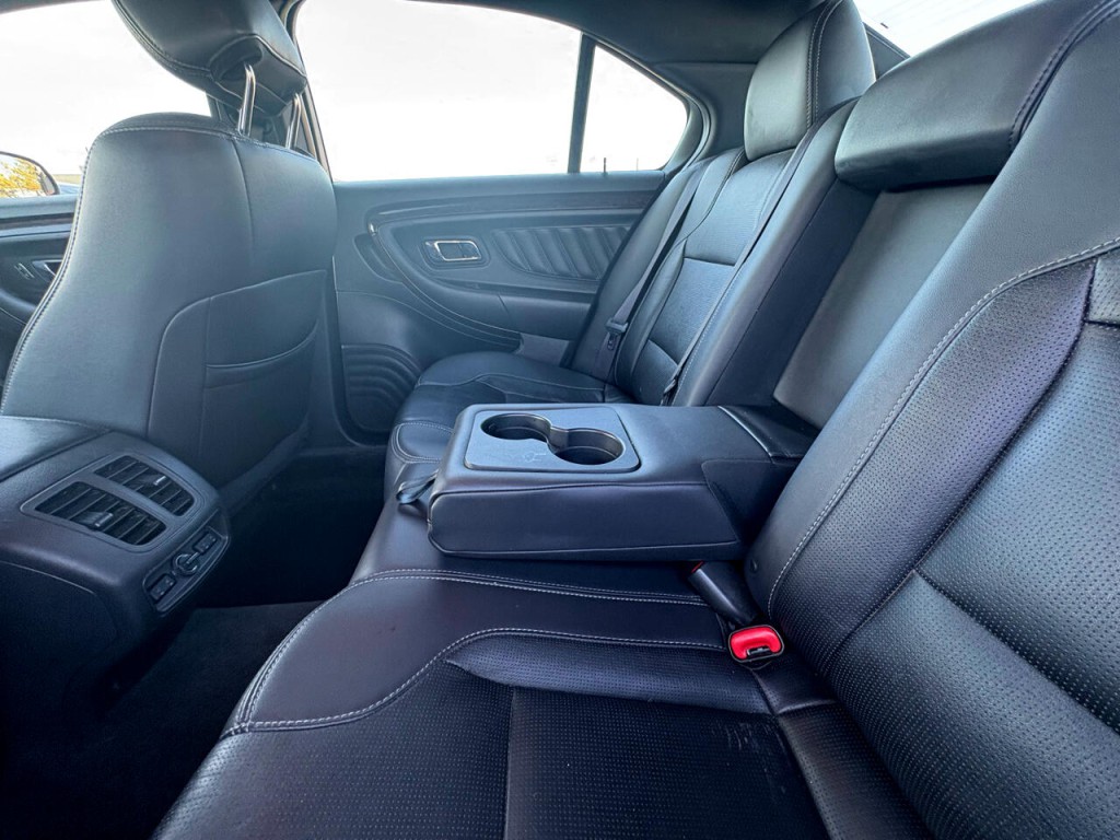 2017 Ford Taurus Image 24