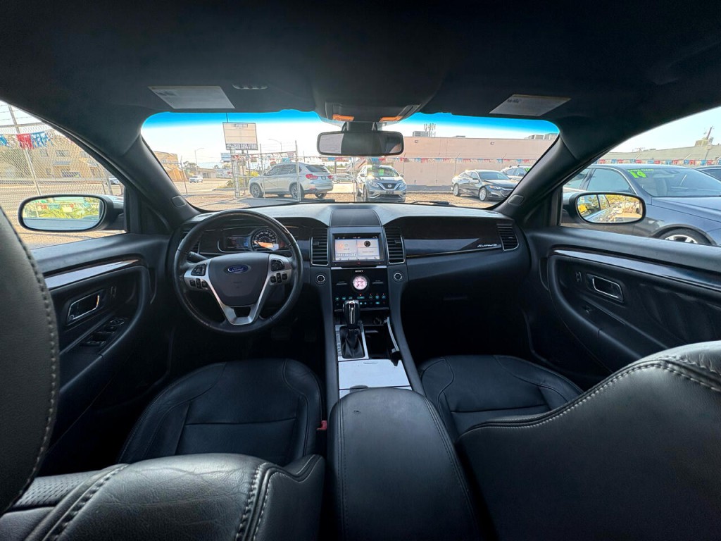2017 Ford Taurus Image 25