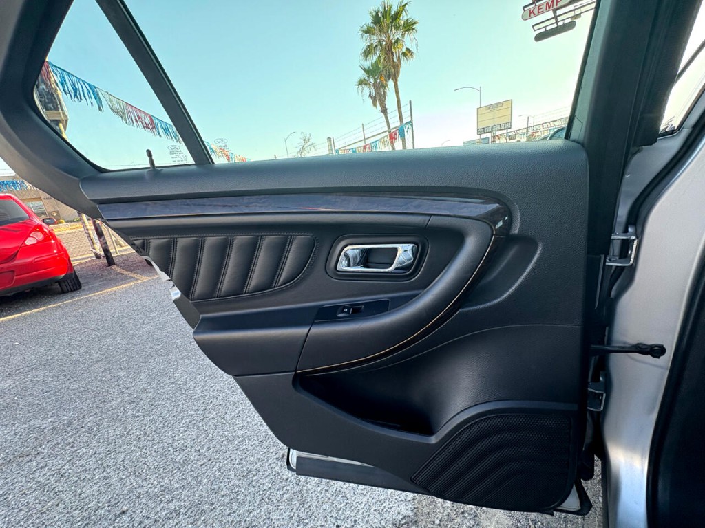 2017 Ford Taurus Image 26