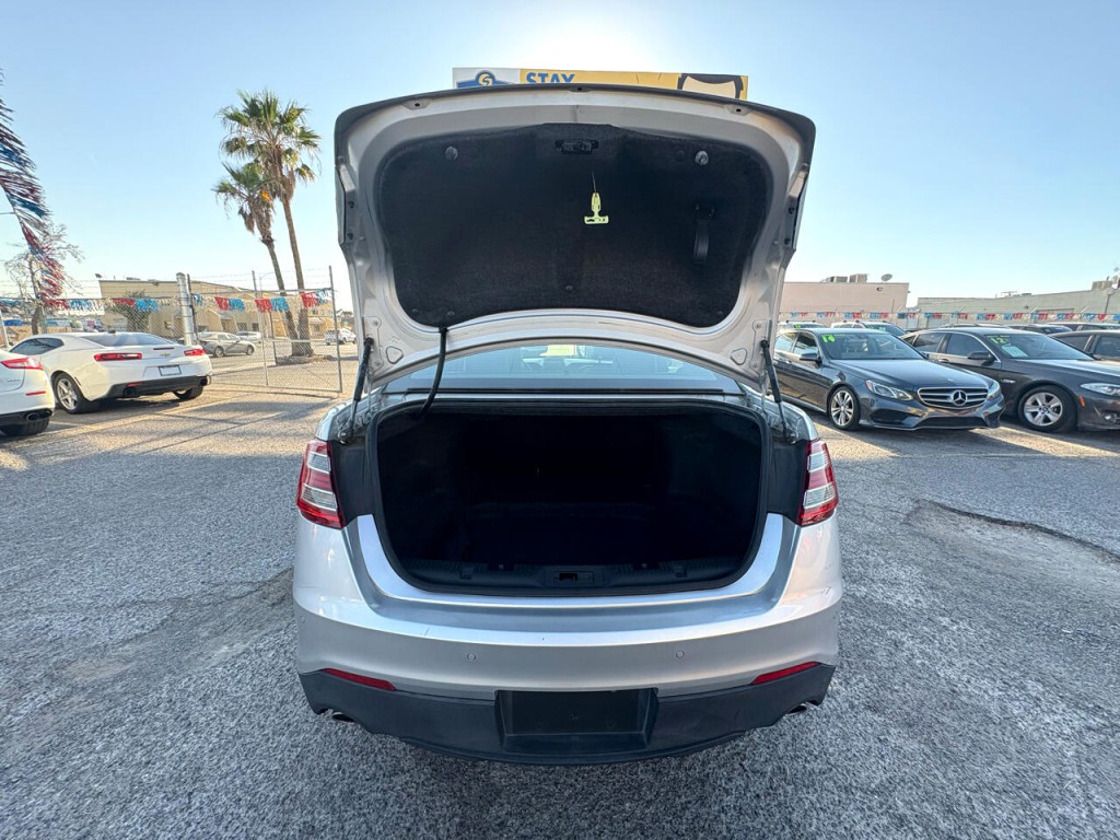 2017 Ford Taurus Image 31
