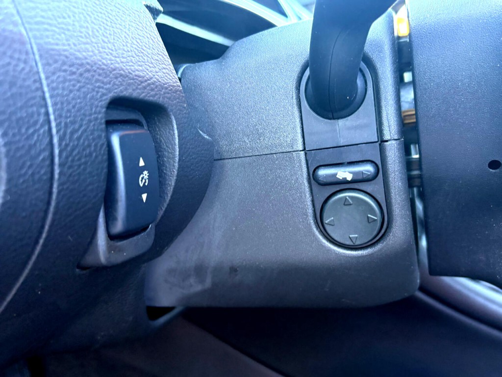 2017 Ford Taurus Image 32