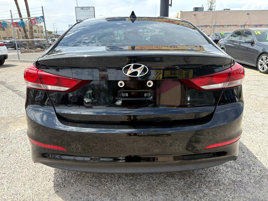 2018 Hyundai Elantra Image 5
