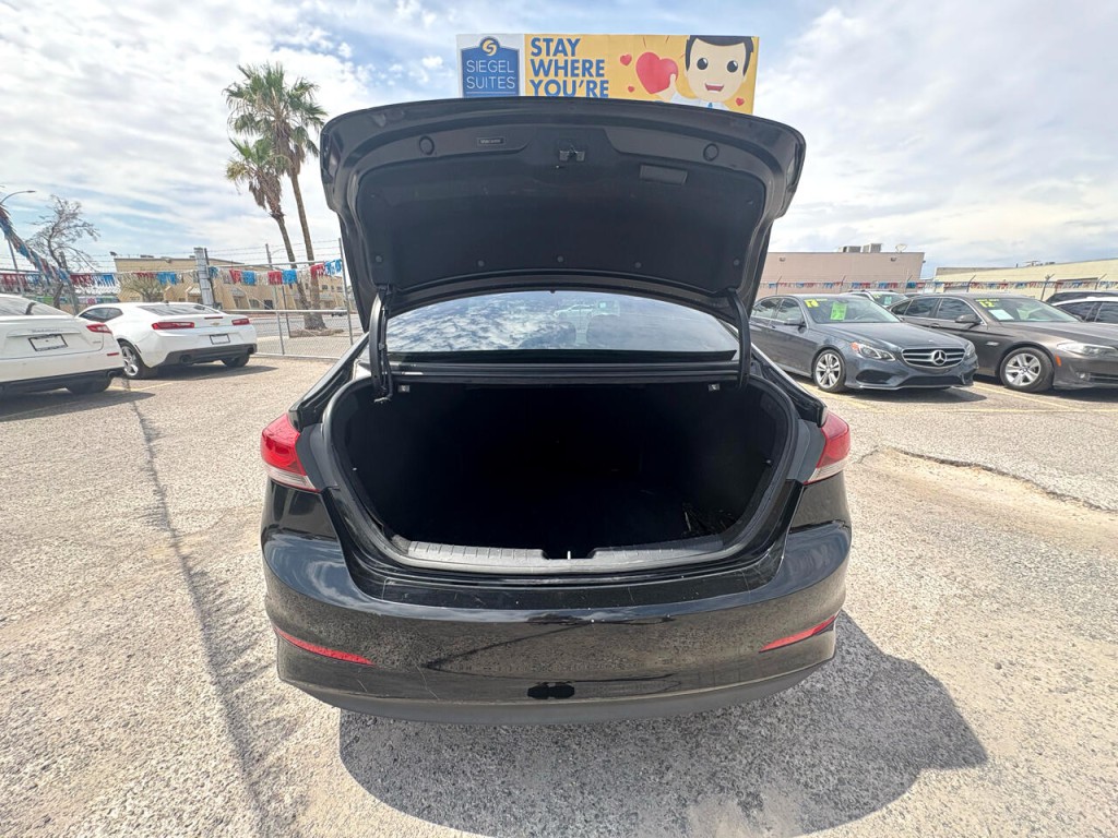 2018 Hyundai Elantra Image 26