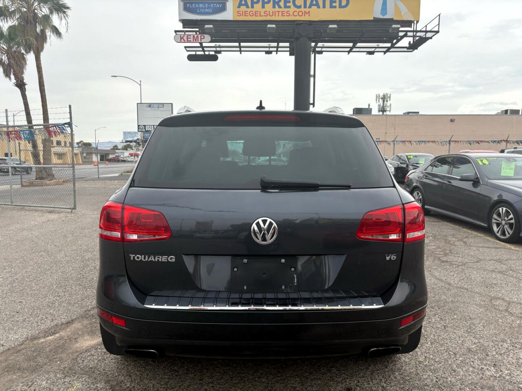 2012 Volkswagen Touareg Image 4