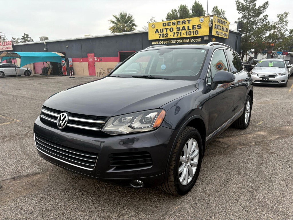 2012 Volkswagen Touareg Image 2