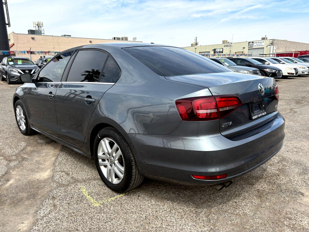 2017 Volkswagen Jetta Image 4
