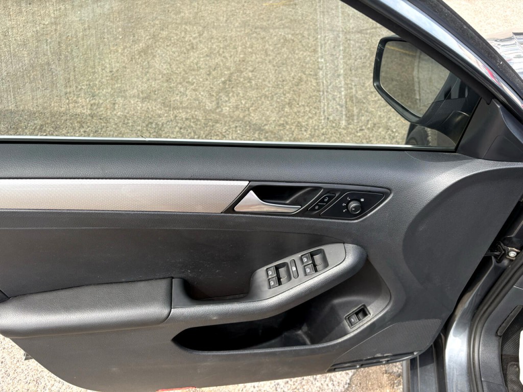 2017 Volkswagen Jetta Image 11