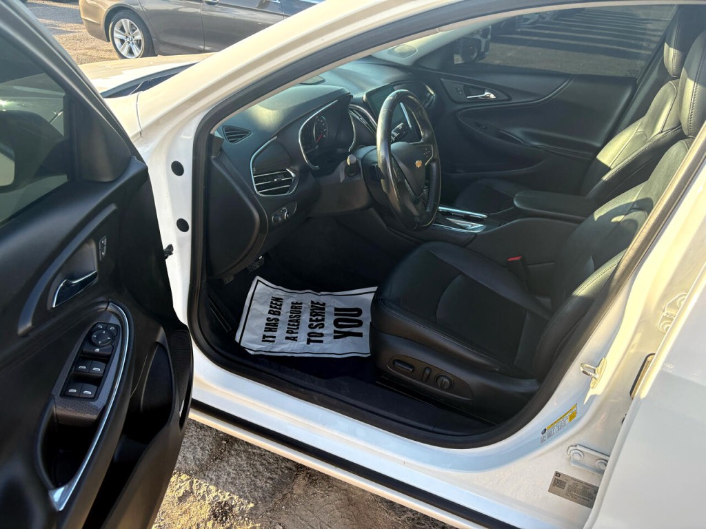 2018 Chevrolet Malibu Image 8