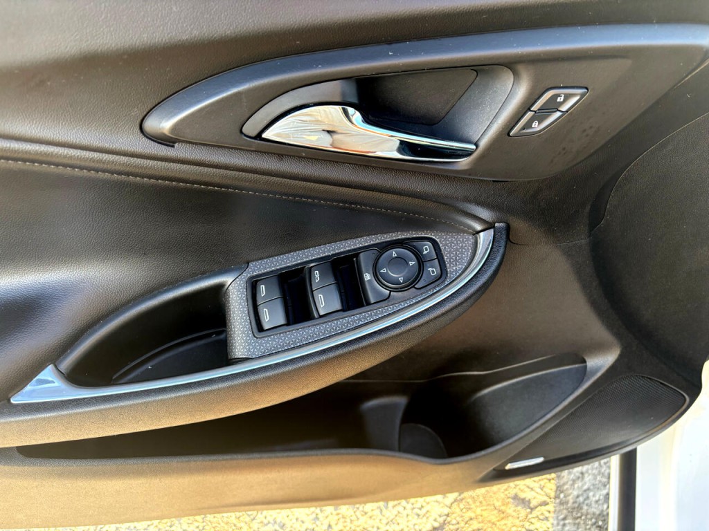 2018 Chevrolet Malibu Image 9