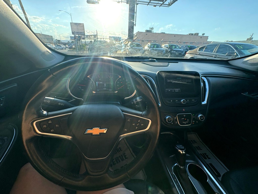 2018 Chevrolet Malibu Image 11