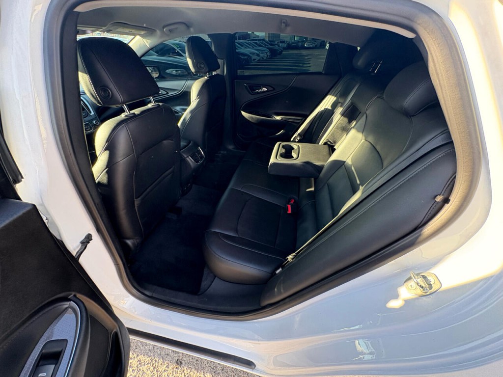 2018 Chevrolet Malibu Image 18