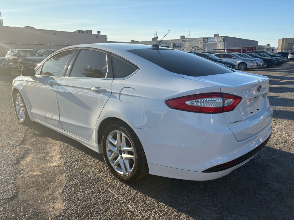 2016 Ford Fusion Image 4