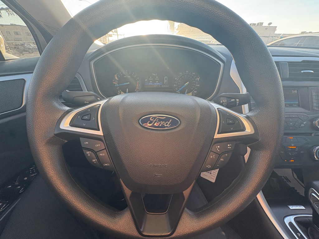 2016 Ford Fusion Image 15