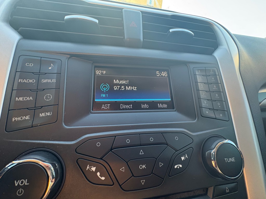 2016 Ford Fusion Image 23