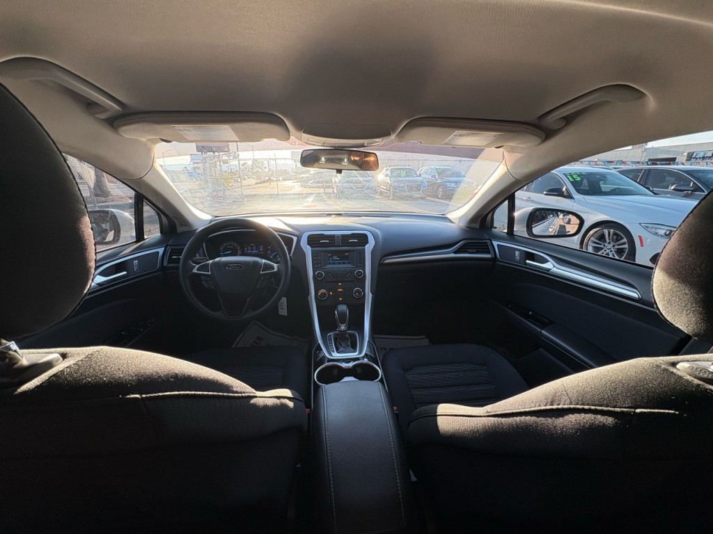 2016 Ford Fusion Image 27