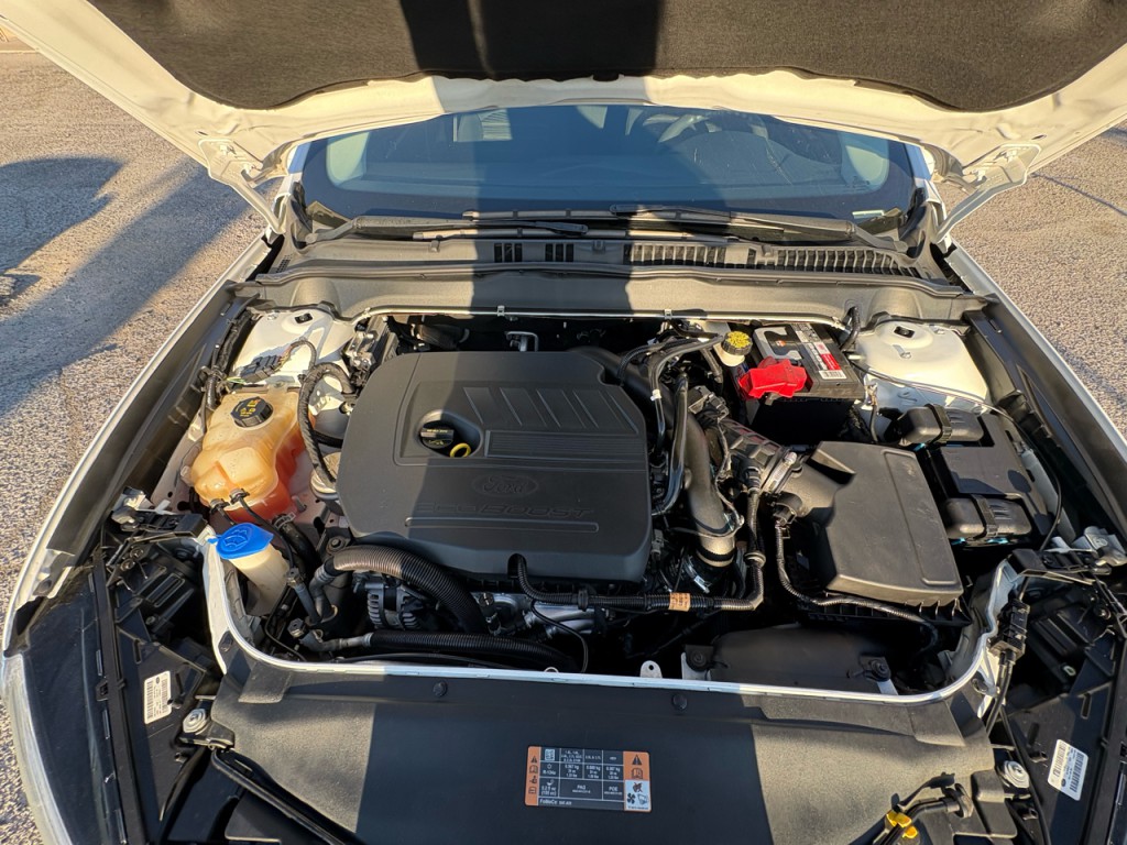 2016 Ford Fusion Image 32