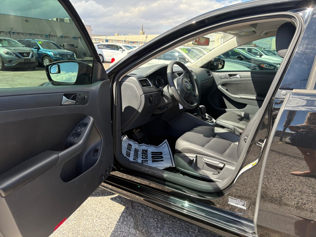 2014 Volkswagen Jetta Image 9