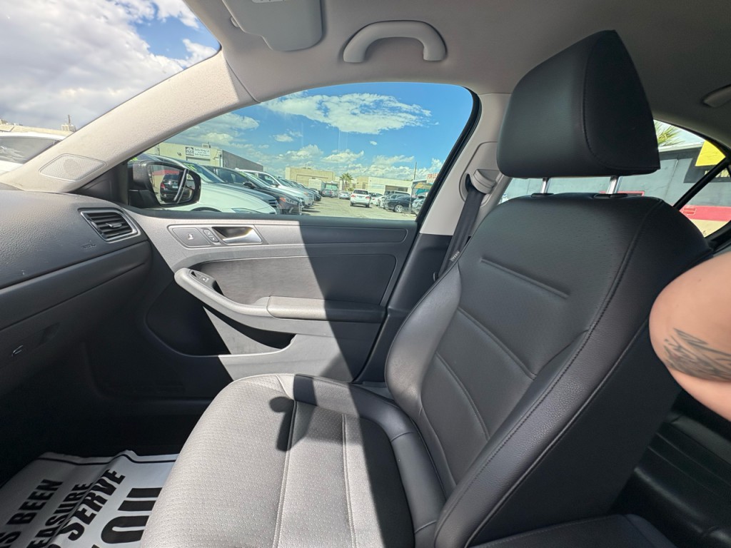 2014 Volkswagen Jetta Image 19