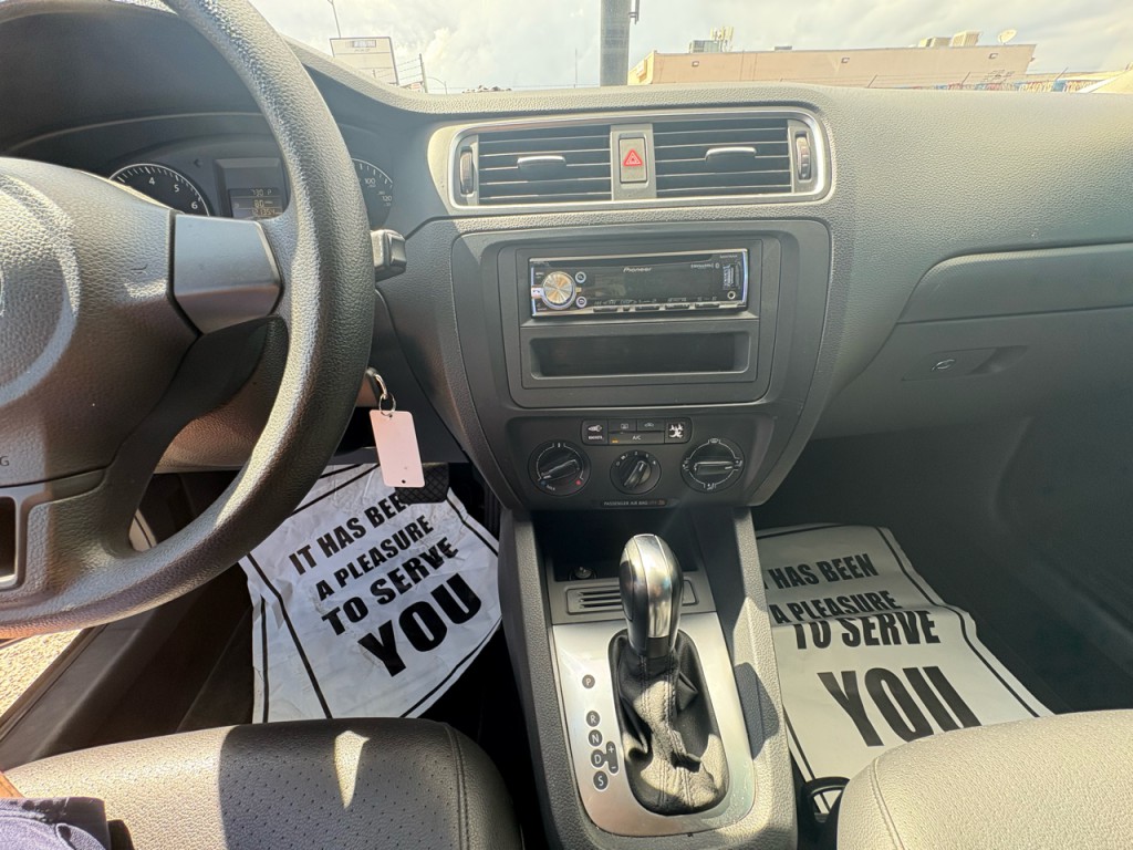 2014 Volkswagen Jetta Image 17