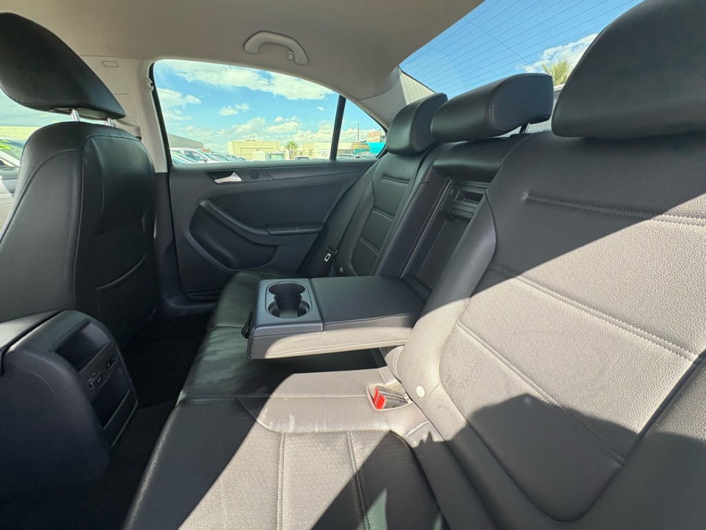 2014 Volkswagen Jetta Image 24