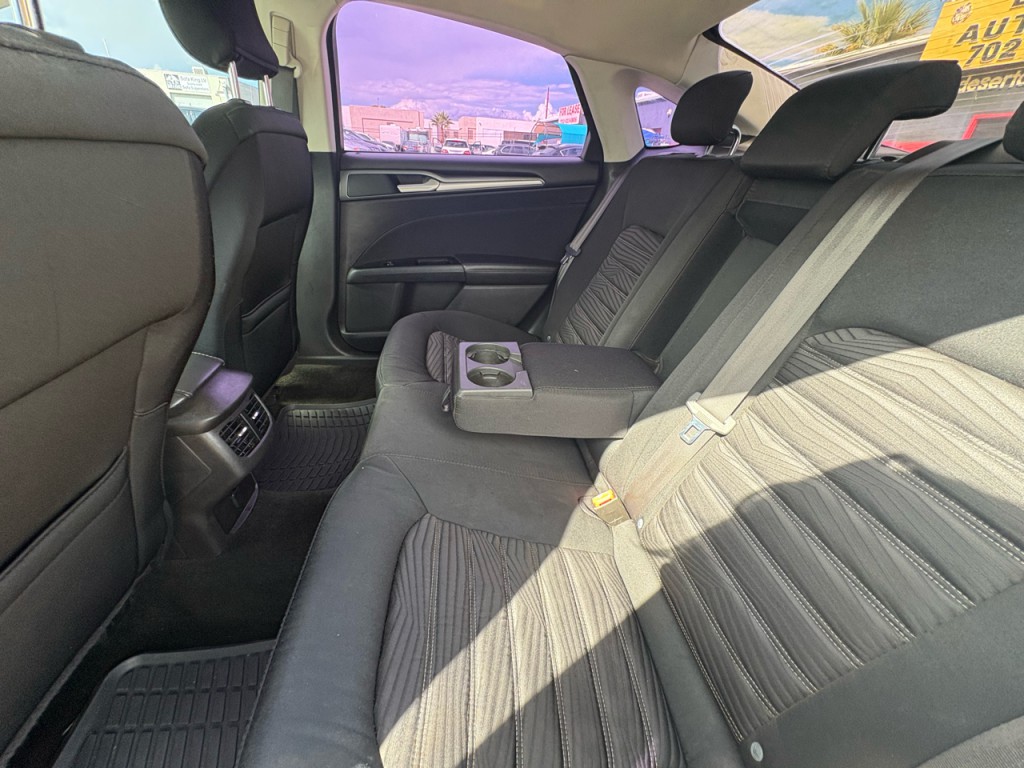 2016 Ford Fusion Image 21