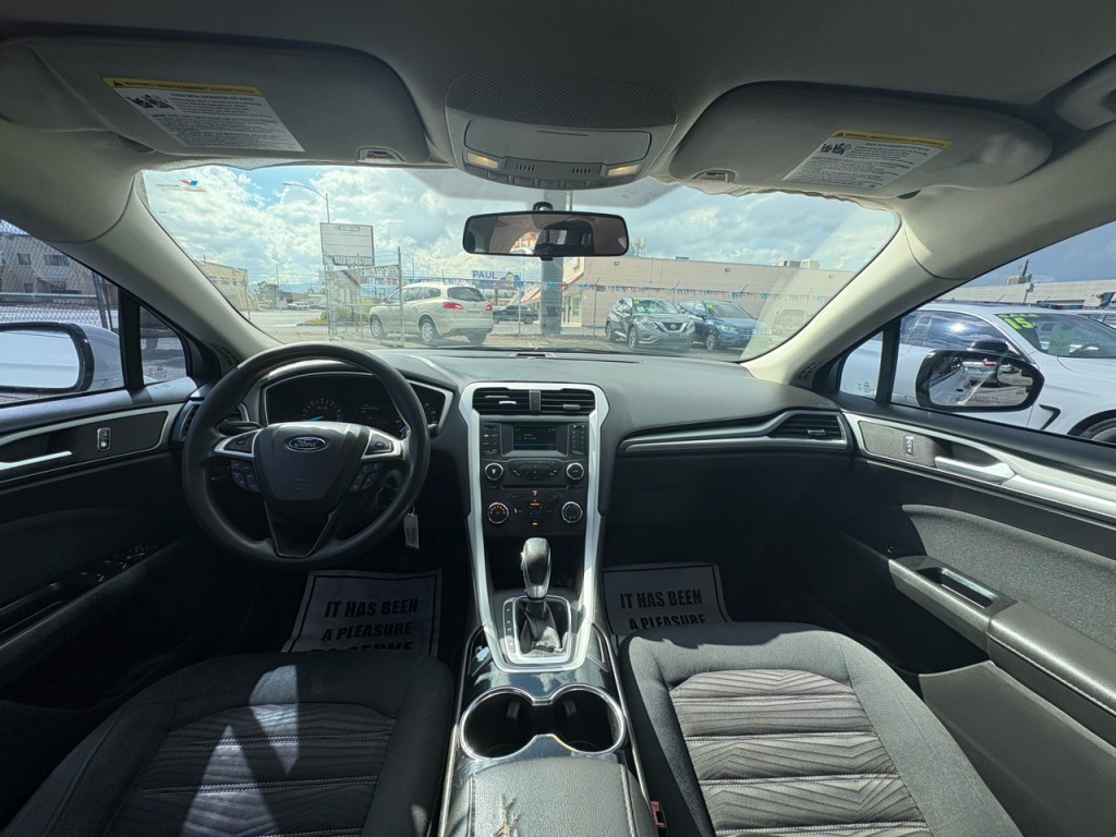 2016 Ford Fusion Image 23