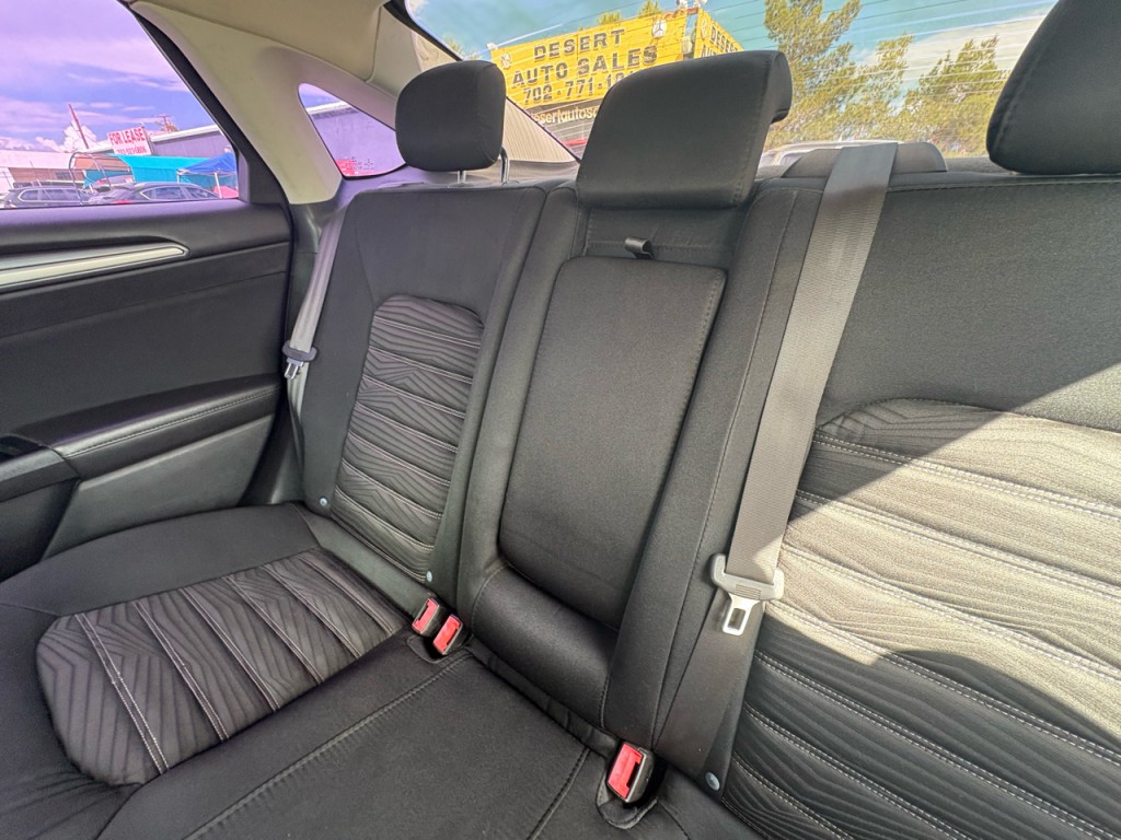 2016 Ford Fusion Image 25