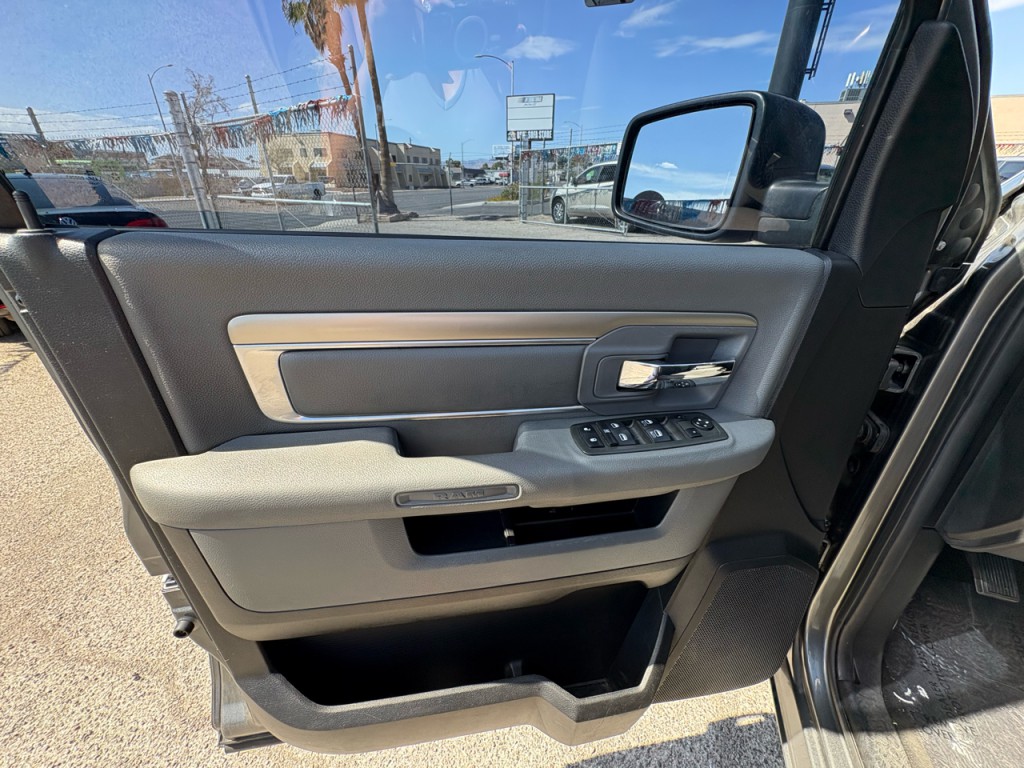 2013 RAM 1500 Image 12
