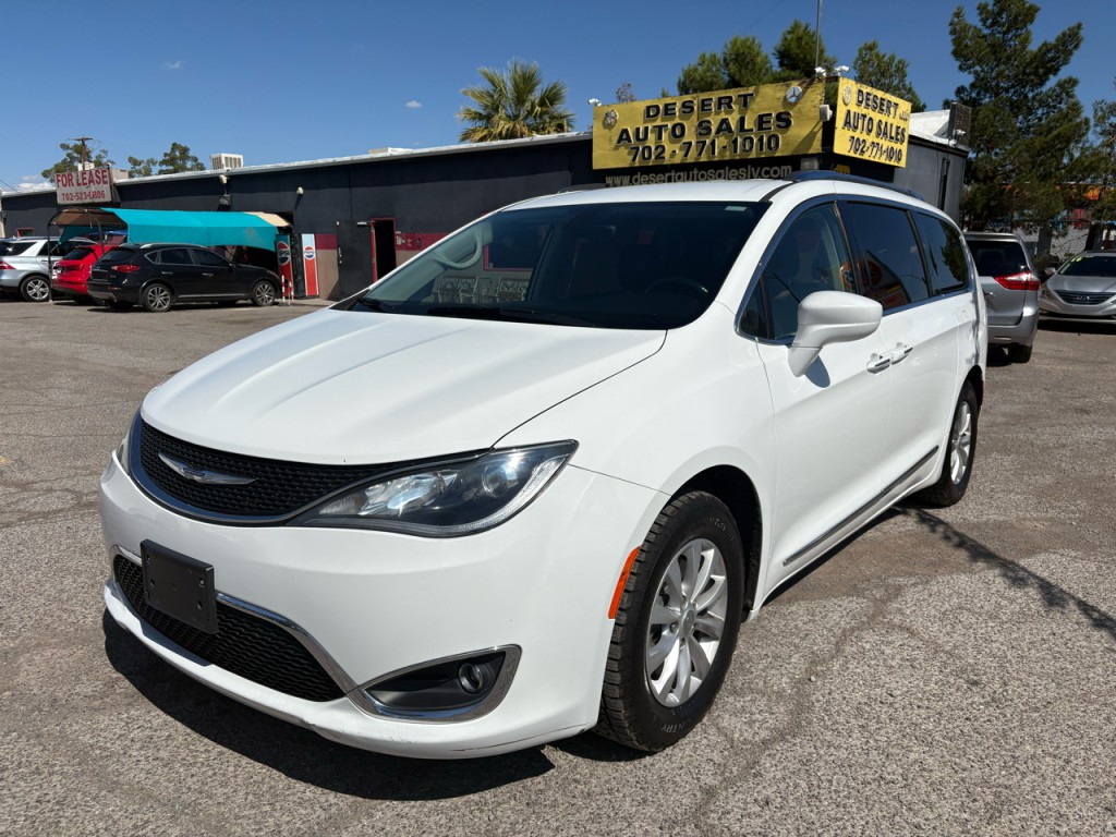 2019 Chrysler Pacifica Image 2