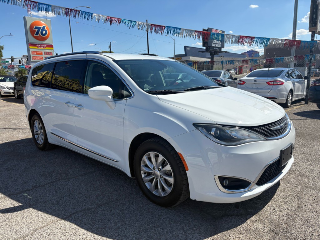 2019 Chrysler Pacifica Image 8