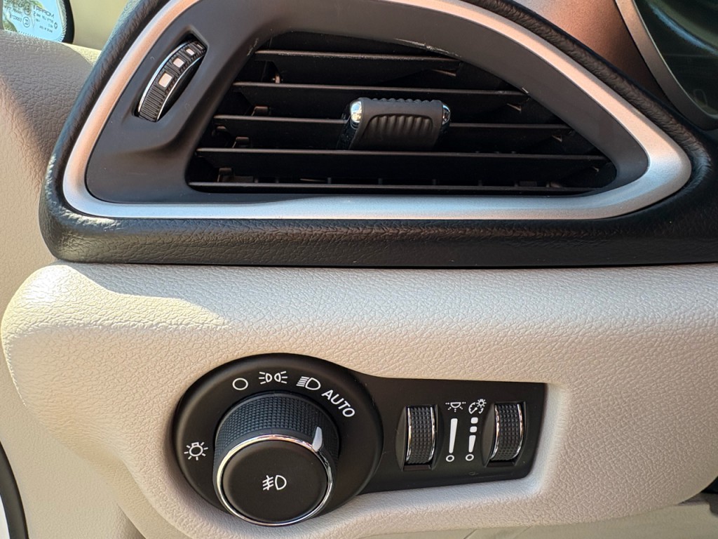 2019 Chrysler Pacifica Image 13