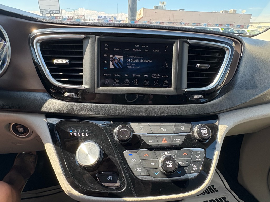 2019 Chrysler Pacifica Image 21