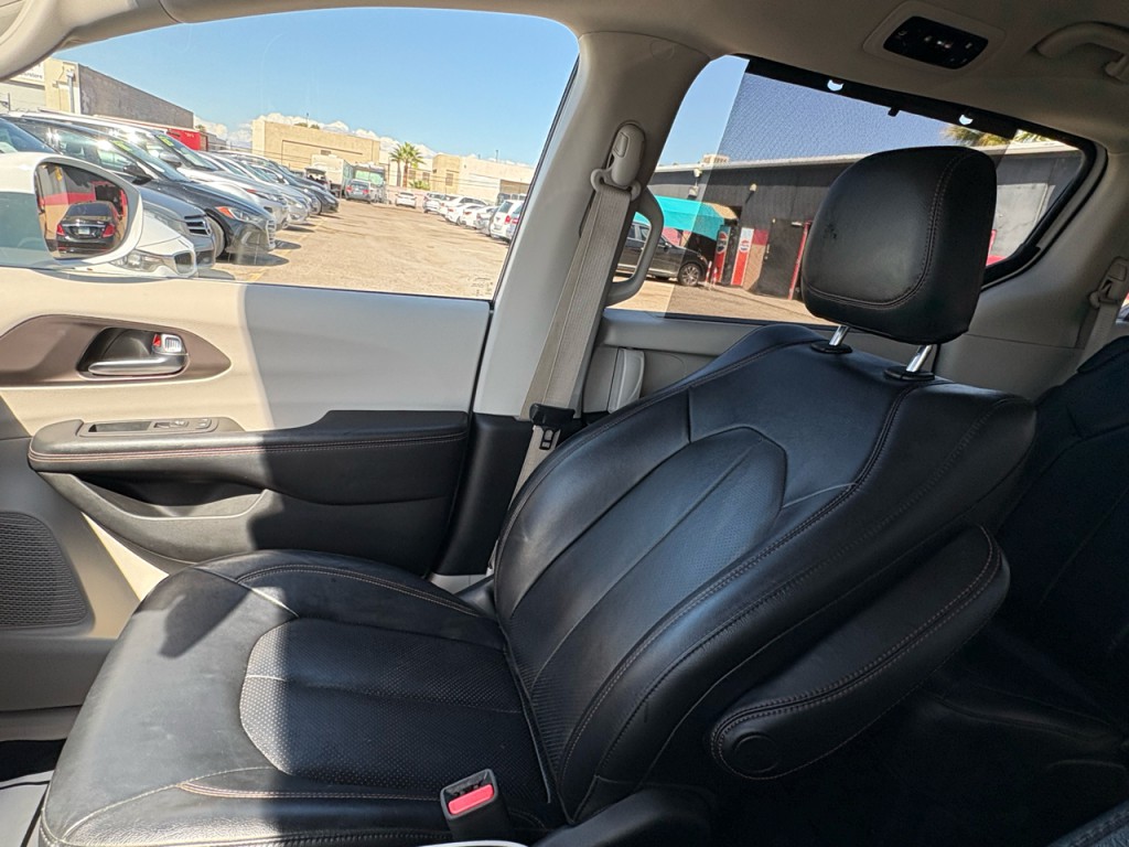 2019 Chrysler Pacifica Image 22