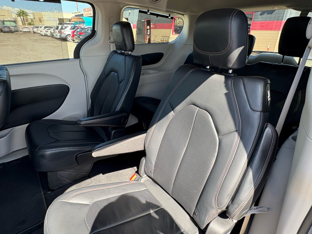 2019 Chrysler Pacifica Image 25