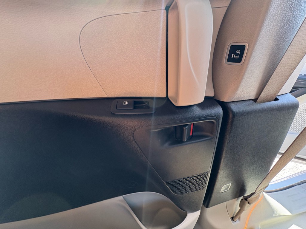 2019 Chrysler Pacifica Image 34