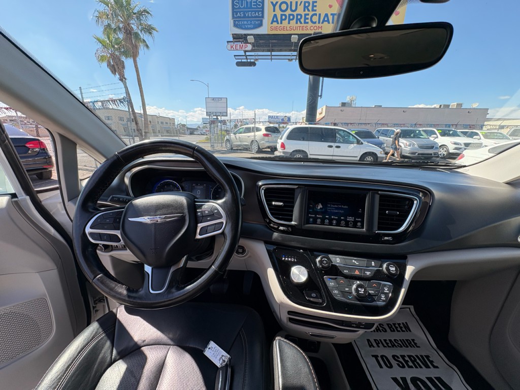 2019 Chrysler Pacifica Image 35