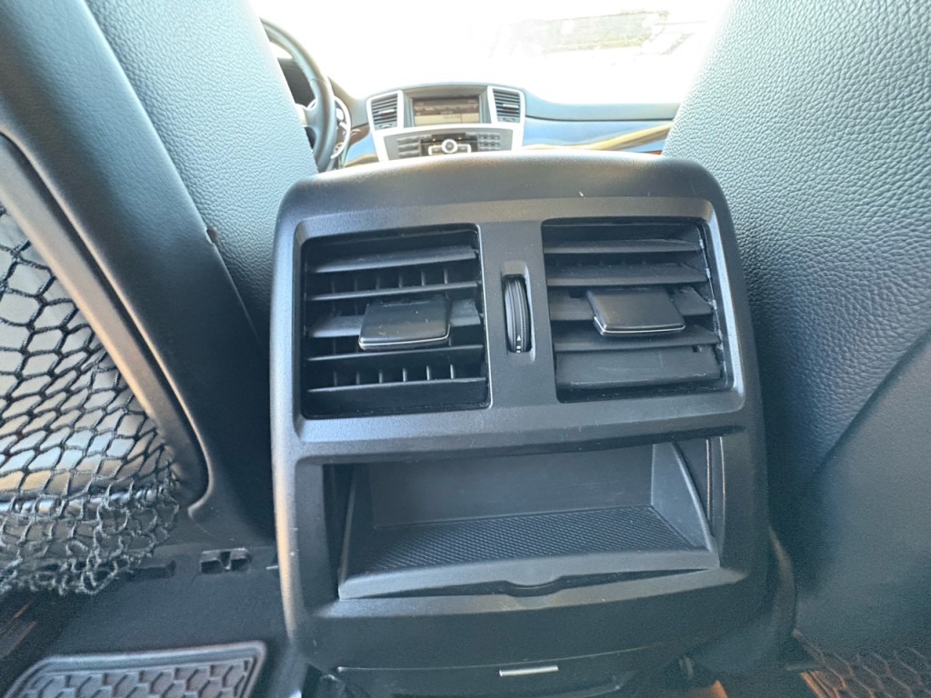 2016 Mercedes-Benz GL-Class Image 18